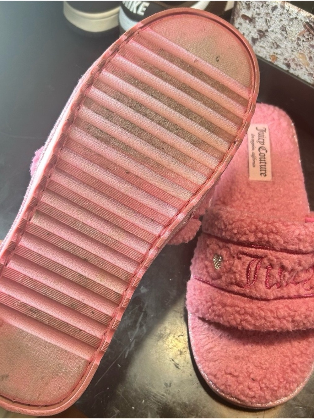 Juicy Couture Sherpa Pink Slide Slippers with Embroidered Logo - Picture 9 of 9